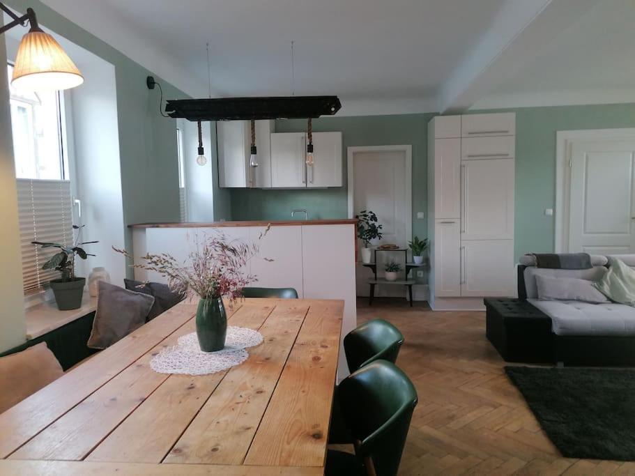 Voll Ausgestattete Wohnung Mit Moselblick アルフ エクステリア 写真