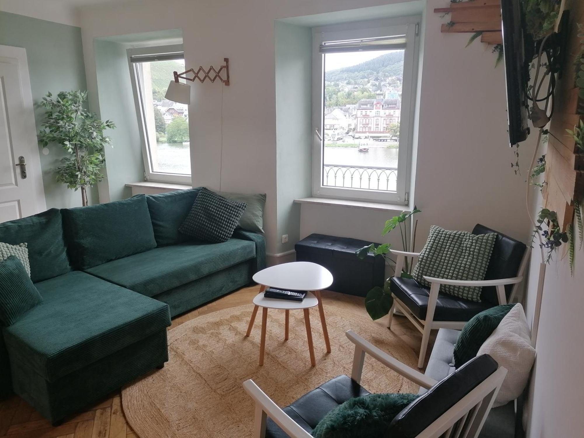 Voll Ausgestattete Wohnung Mit Moselblick アルフ エクステリア 写真