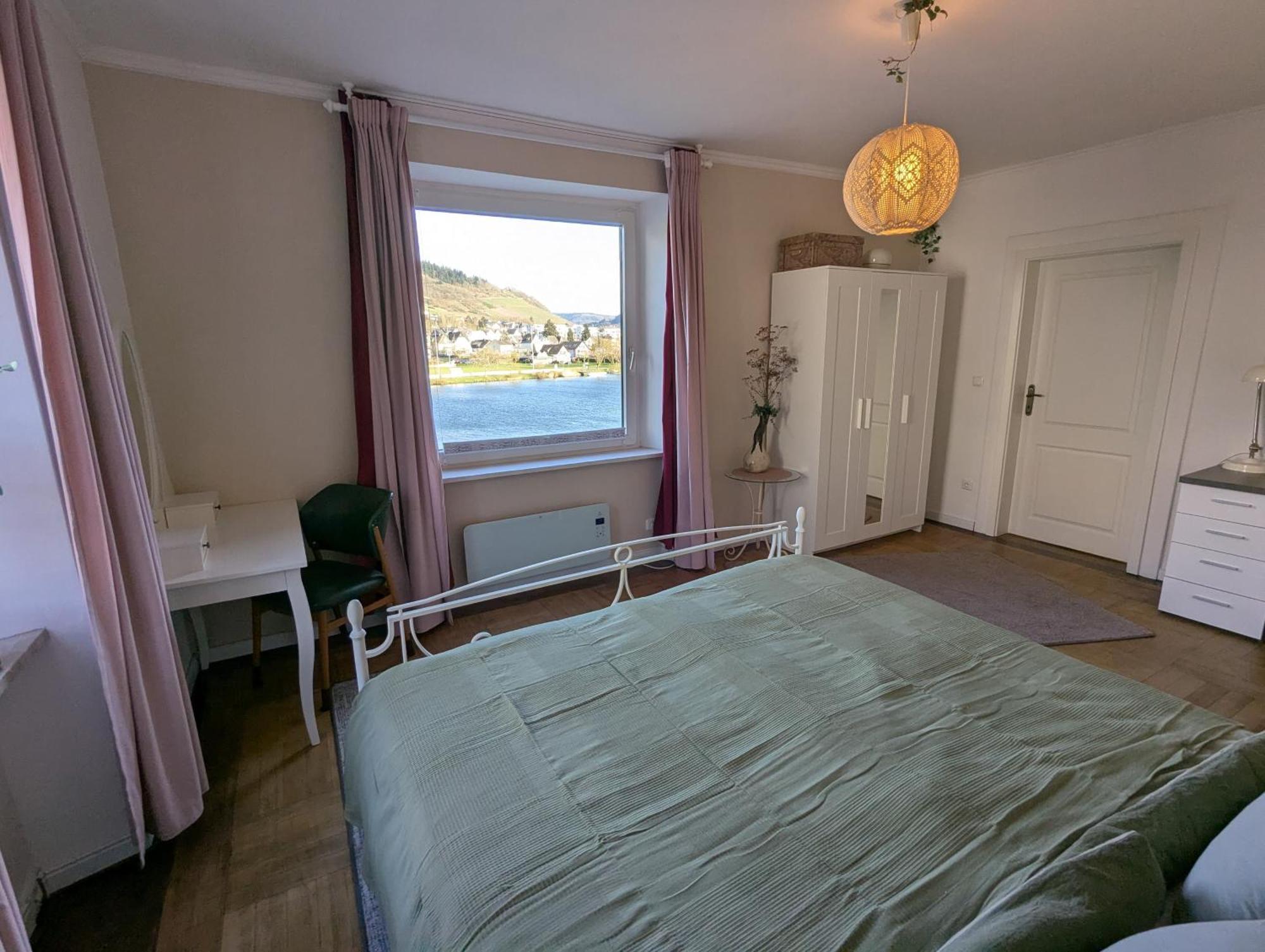 Voll Ausgestattete Wohnung Mit Moselblick アルフ エクステリア 写真
