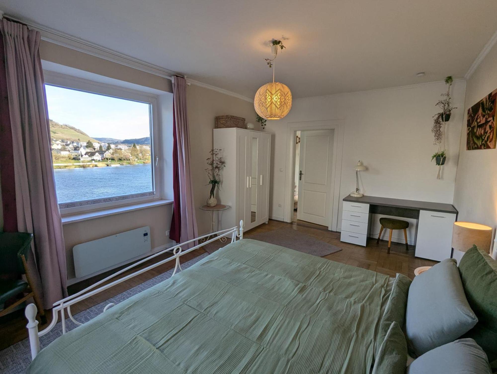 Voll Ausgestattete Wohnung Mit Moselblick アルフ エクステリア 写真